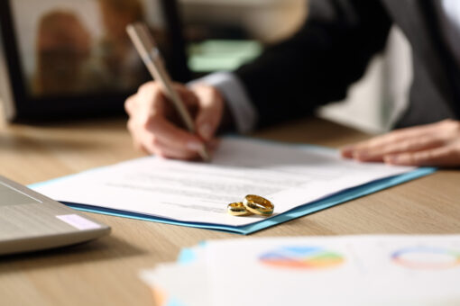 A Simple Guide to Finding the Right Divorce Attorney